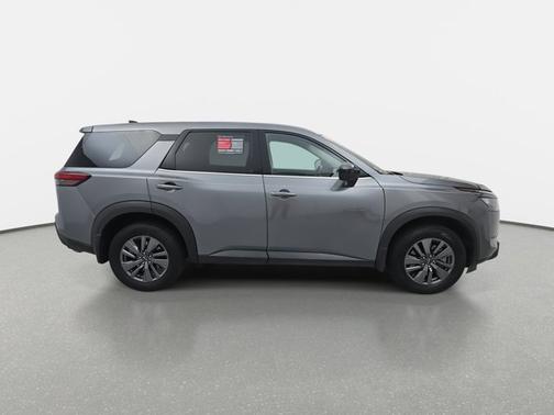 2024 Nissan Pathfinder S