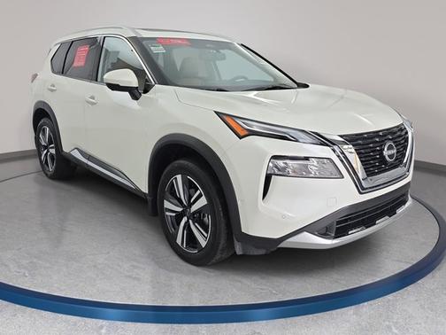 White 2023 Nissan Rogue Platinum