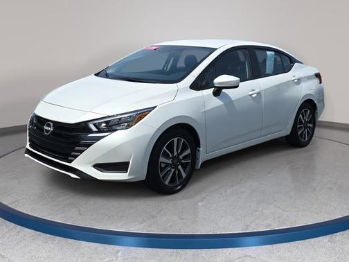 Aspen White 2025 Nissan Versa 1.6 SV
