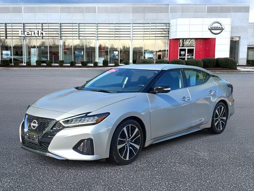 2023 Nissan Maxima SV