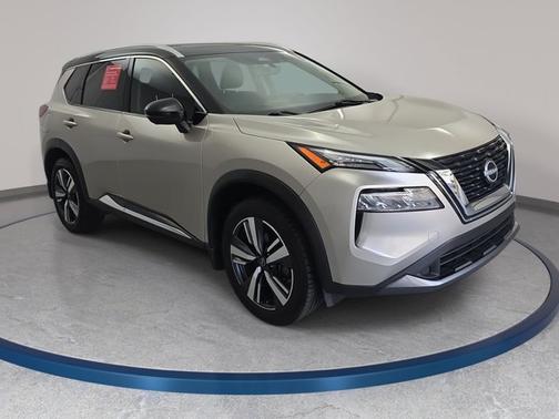 2 Tone Champagne Black Roof 2023 Nissan Rogue SL