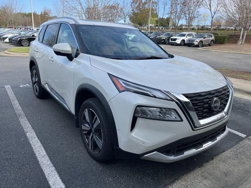 White 2023 Nissan Rogue Platinum