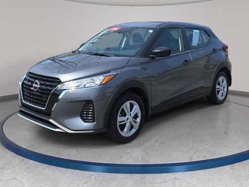 Gun Metallic 2025 Nissan Kicks Play S