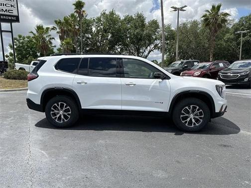2025 GMC Acadia AT4