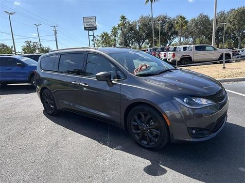 2020 Chrysler Pacifica Touring-L Plus