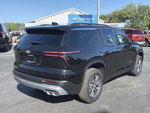 Mosaic Black Metallic 2026 Chevrolet Traverse LT