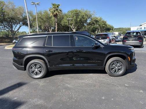 Mosaic Black Metallic 2026 Chevrolet Traverse LT
