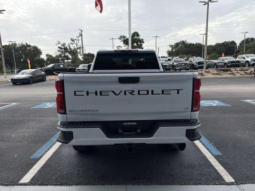 Summit White 2026 Chevrolet Silverado 2500 LT