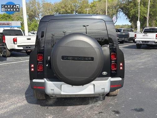 2023 Land Rover Defender SE