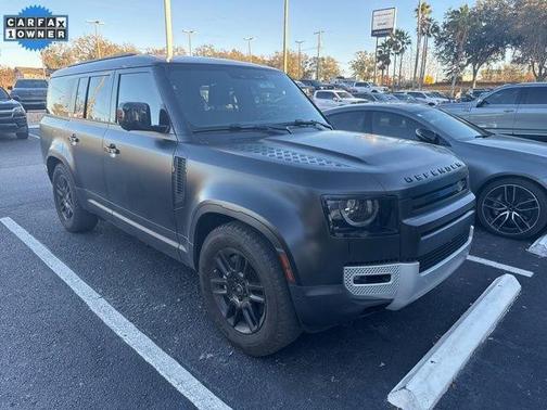 2023 Land Rover Defender SE