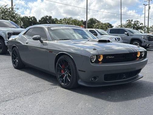 Destroyer Gray Clearcoat 2023 Dodge Challenger R/T Scat Pack
