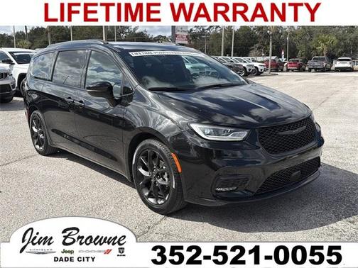 2023 Chrysler Pacifica Touring-L