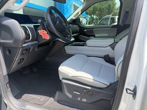 White Metallic 2026 Ford Expedition Max Platinum