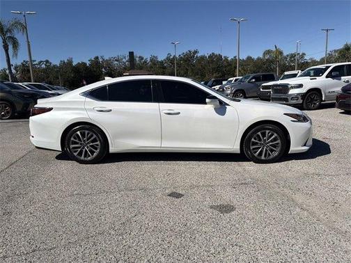 2022 Lexus ES 350 Base