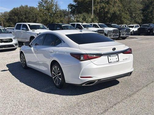 2022 Lexus ES 350 Base