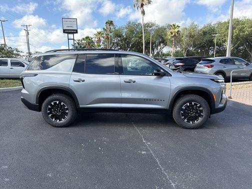Sterling Gray Metallic 2026 Chevrolet Traverse Z71