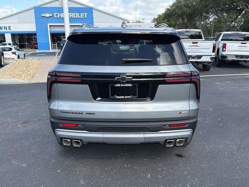 Sterling Gray Metallic 2026 Chevrolet Traverse Z71
