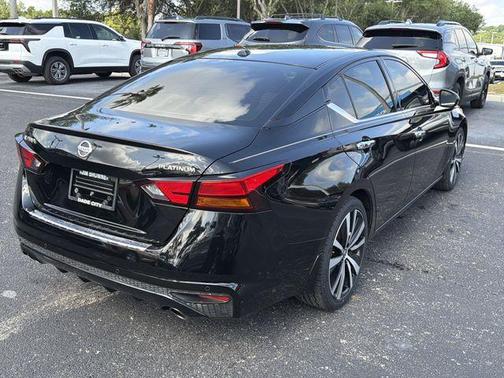 Super Black Clearcoat 2020 Nissan Altima 2.5 Platinum