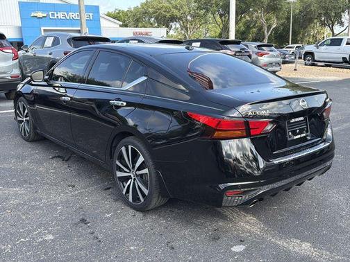 Super Black Clearcoat 2020 Nissan Altima 2.5 Platinum