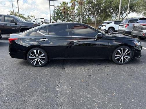 Super Black Clearcoat 2020 Nissan Altima 2.5 Platinum