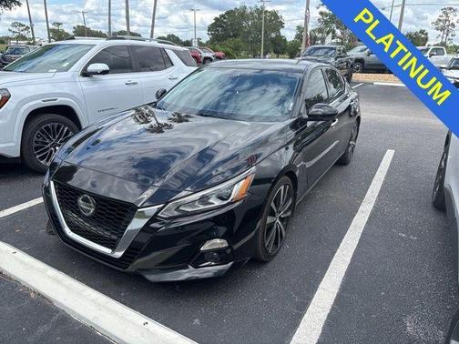 Super Black Clearcoat 2020 Nissan Altima 2.5 Platinum