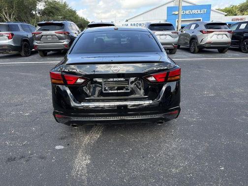 Super Black Clearcoat 2020 Nissan Altima 2.5 Platinum