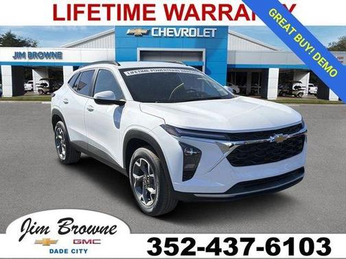 Summit White 2026 Chevrolet Trax LT