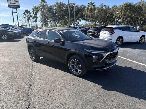 Mosaic Black Metallic 2026 Chevrolet Trax LT