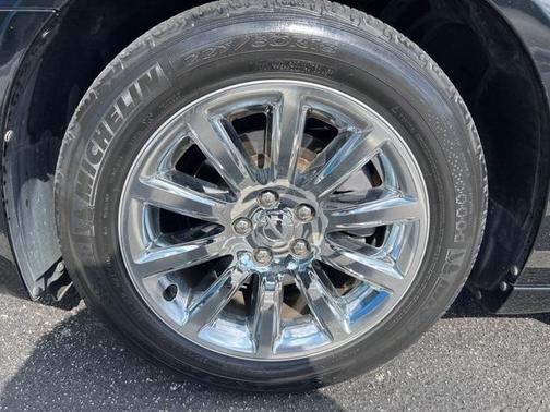 2013 Chrysler 300C Base