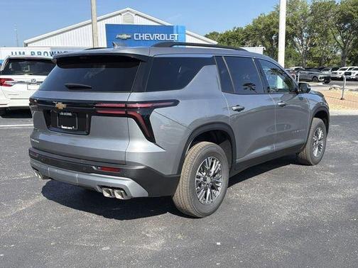 Sterling Gray Metallic 2026 Chevrolet Traverse LT