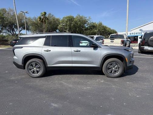 Sterling Gray Metallic 2026 Chevrolet Traverse LT