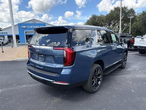 2025 GMC Yukon Elevation