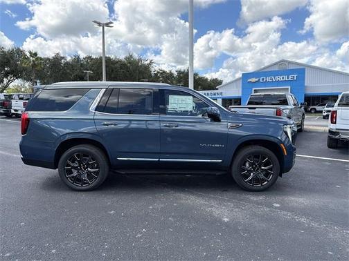 2025 GMC Yukon Elevation