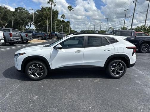 2025 Chevrolet Trax LT