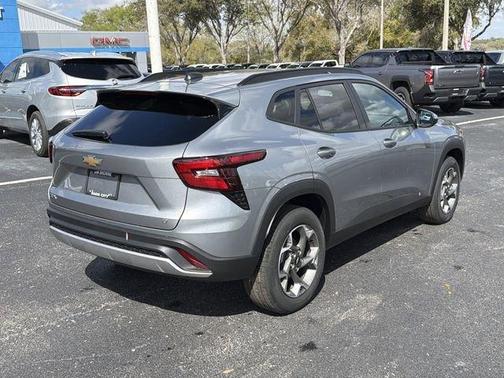 Sterling Gray Metallic 2026 Chevrolet Trax LT
