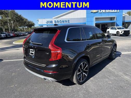 2021 Volvo XC90 T6 Momentum 7 Passenger