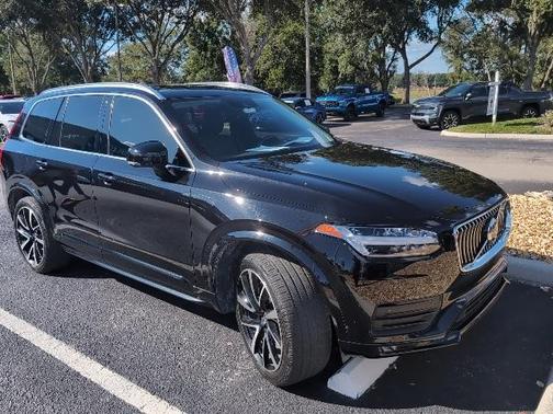 2021 Volvo XC90 T6 Momentum 7 Passenger