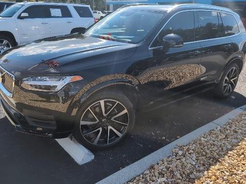 2021 Volvo XC90 T6 Momentum 7 Passenger