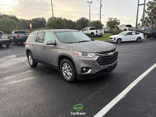 Pepperdust Metallic 2019 Chevrolet Traverse LT Cloth