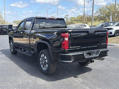 2022 Chevrolet Silverado 2500 Custom