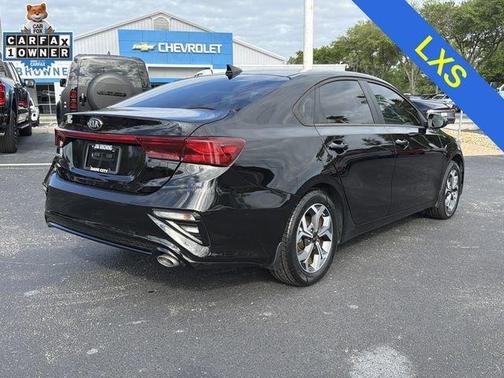 Aurora Black Pearl 2021 Kia Forte LXS