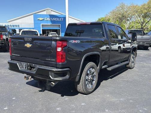Dark Ash Metallic 2024 Chevrolet Silverado 2500 Custom