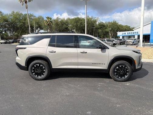 Sandstone Gray 2026 Chevrolet Traverse Z71