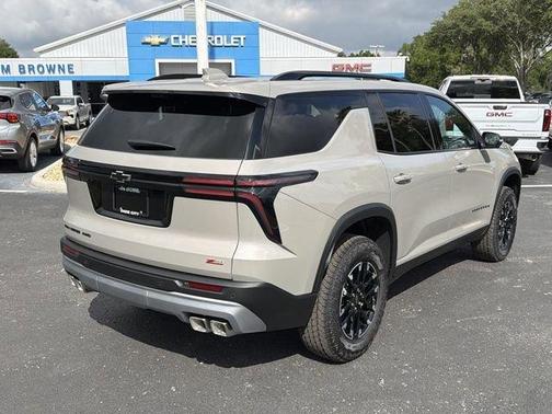 Sandstone Gray 2026 Chevrolet Traverse Z71