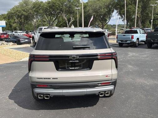 Sandstone Gray 2026 Chevrolet Traverse Z71
