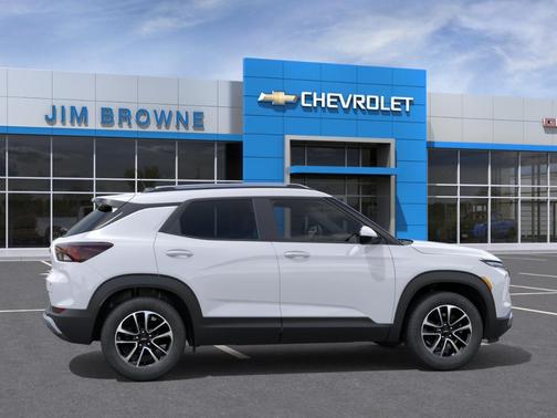 Summit White 2026 Chevrolet Trailblazer LT