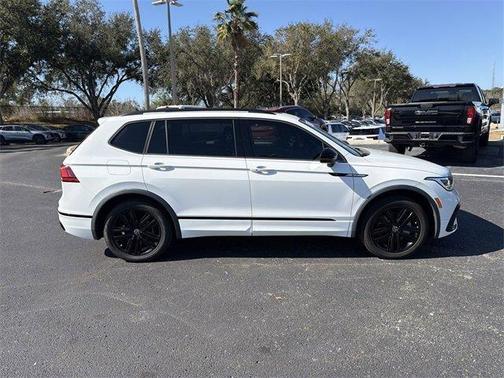 2022 Volkswagen Tiguan 2.0T SE R-Line Black