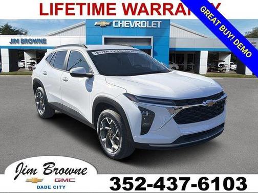 Summit White 2026 Chevrolet Trax LT