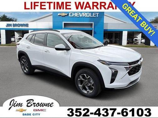 Summit White 2026 Chevrolet Trax LT