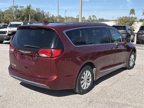 2019 Chrysler Pacifica Touring-L